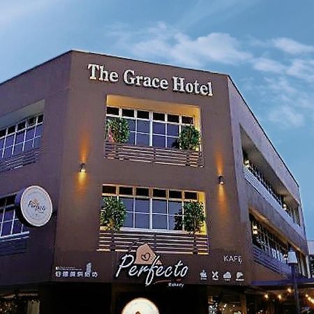 The Grace Hotel Muar Buitenkant foto