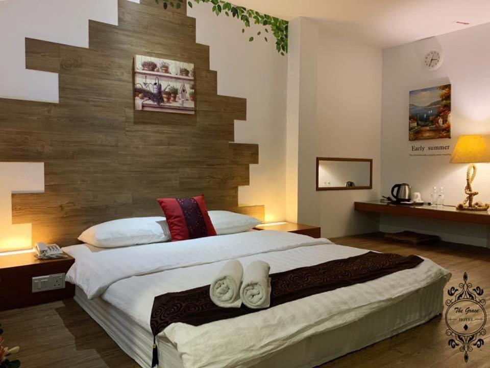 The Grace Hotel Muar Buitenkant foto