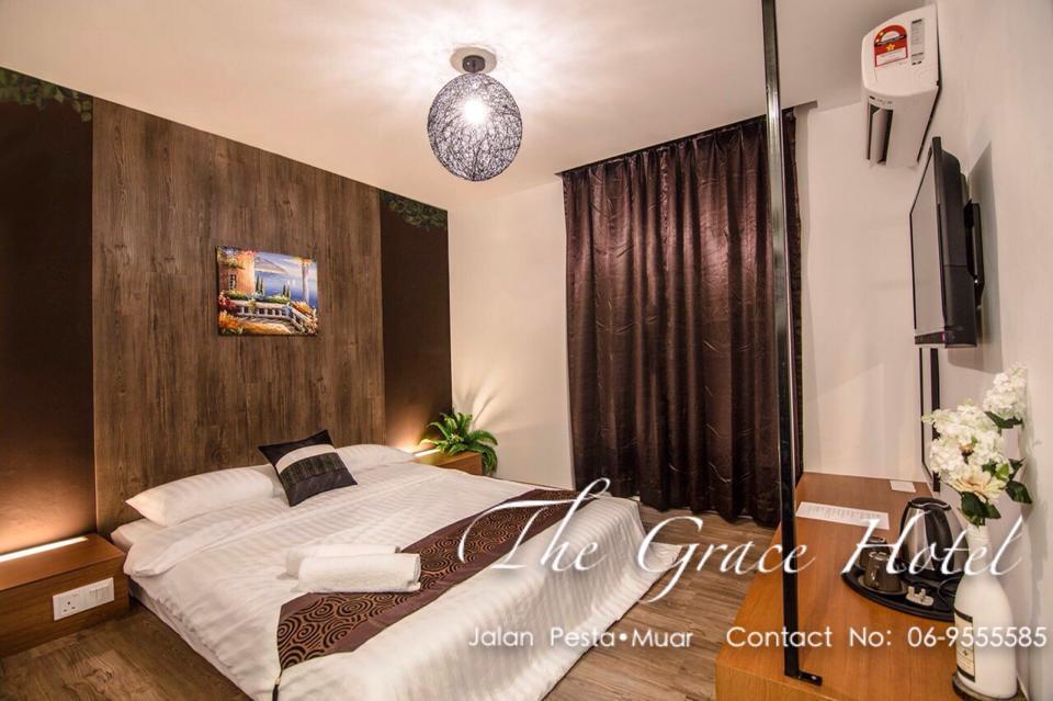 The Grace Hotel Muar Buitenkant foto