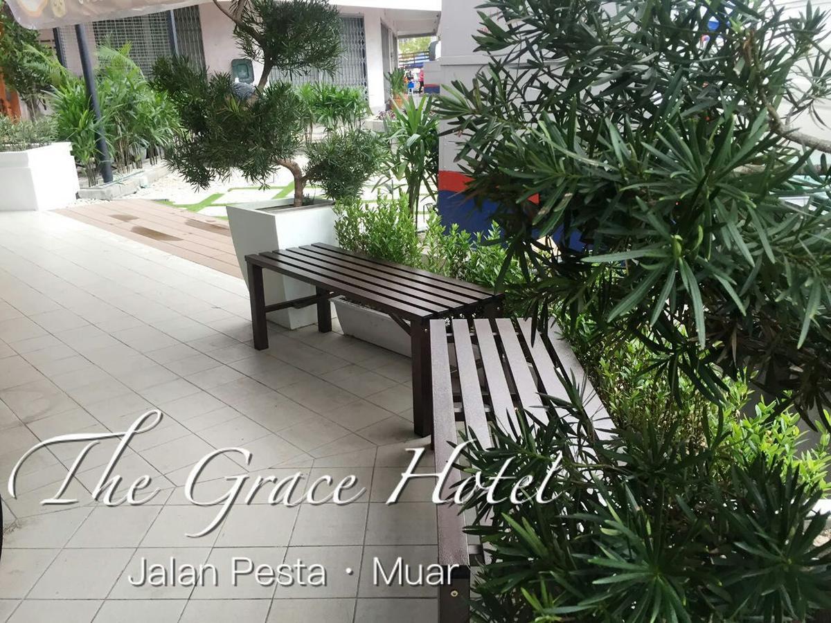 The Grace Hotel Muar Buitenkant foto